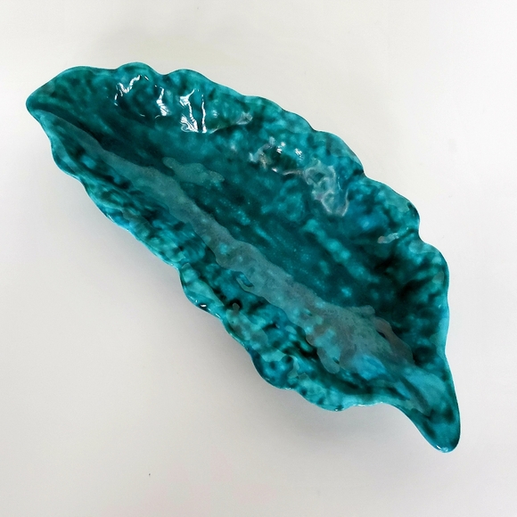 MLP Pottery Trinket Dish Teal Black Glossy Glazed Handmade Long Leafy Design - Picture 1 of 9